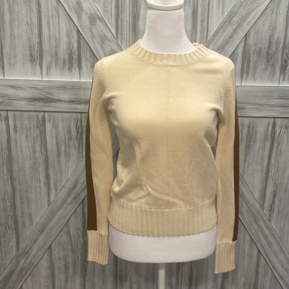 NWT Evereve Sweater with suede arm patch